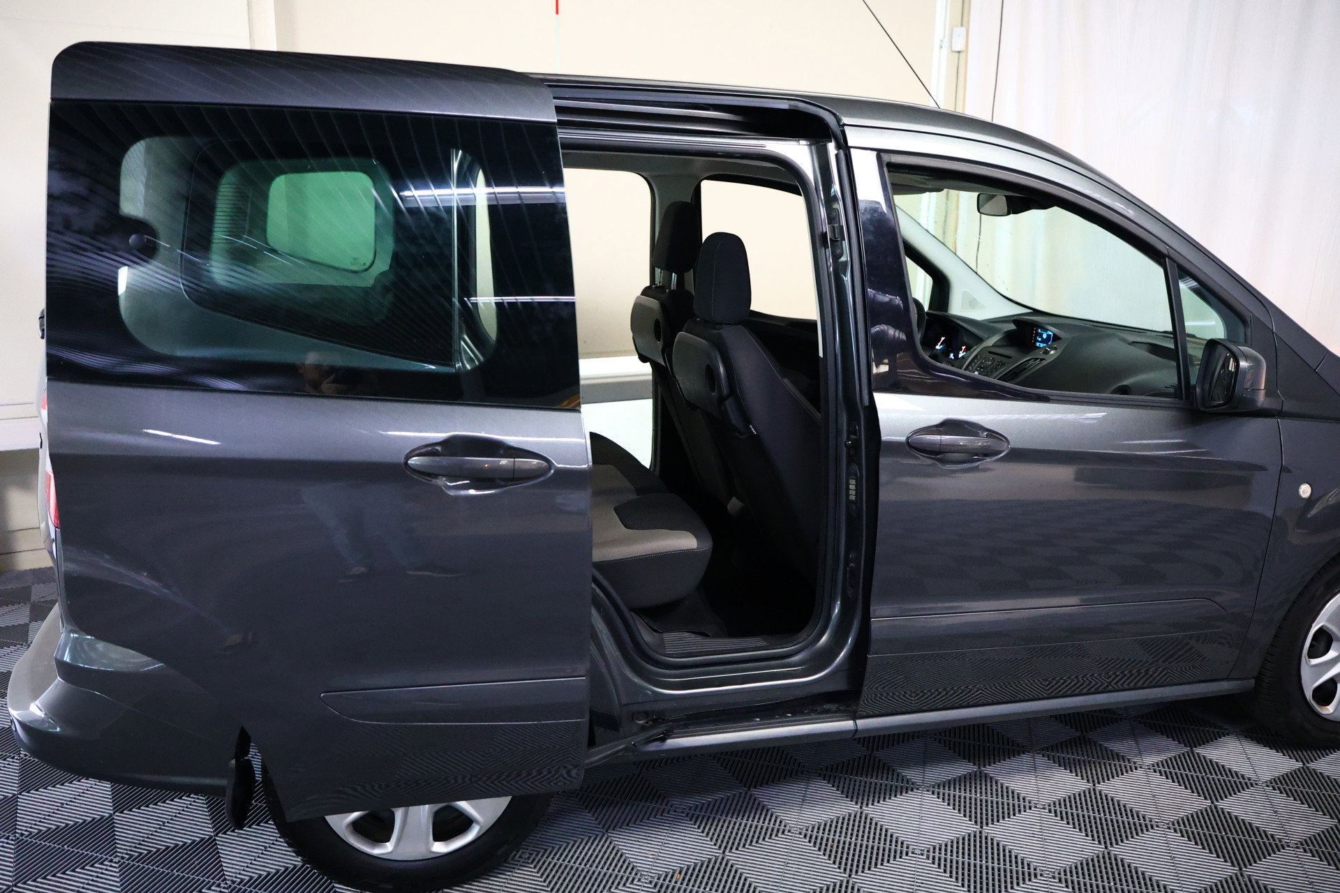 Ford 1.0 Titanium AIRCO CRUISE PDC BT STOELVW '17 - foto 22