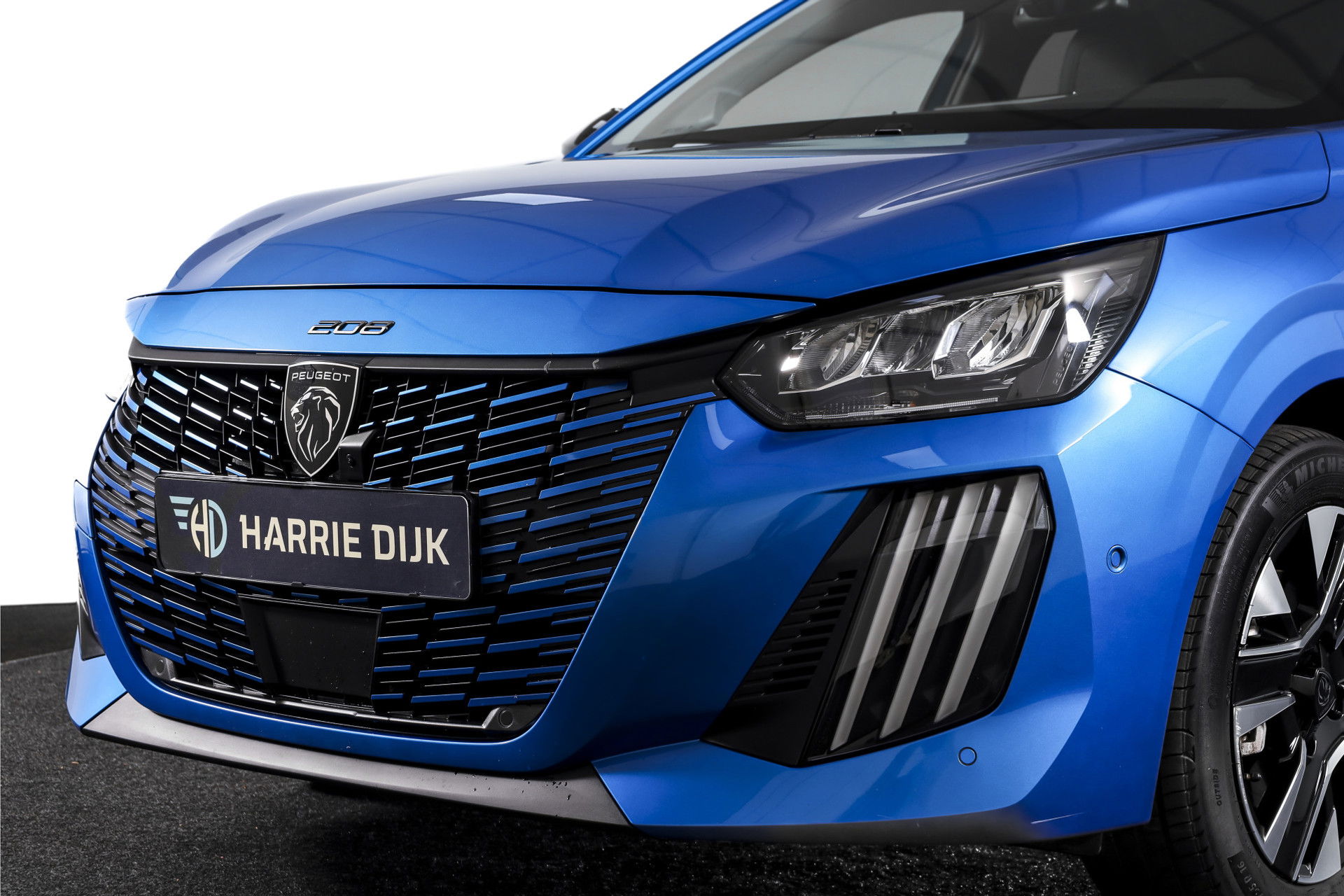 Peugeot - 208