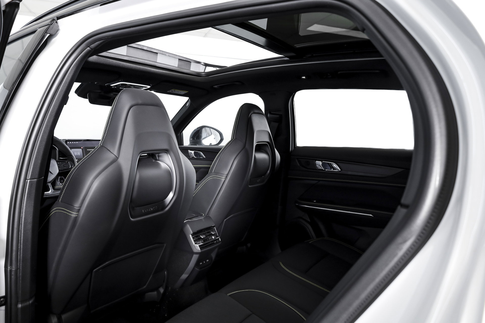 Lynk & Co - 01
