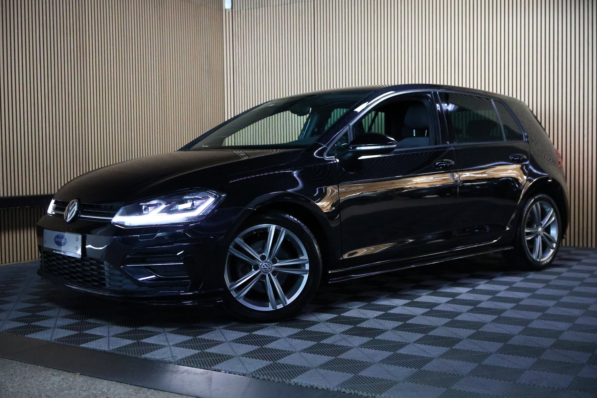 Volkswagen 1.5 TSI Highline Business R DSG NAVI DYNAUDIO ACC CLIMA STOELVW LED '17 - foto 5