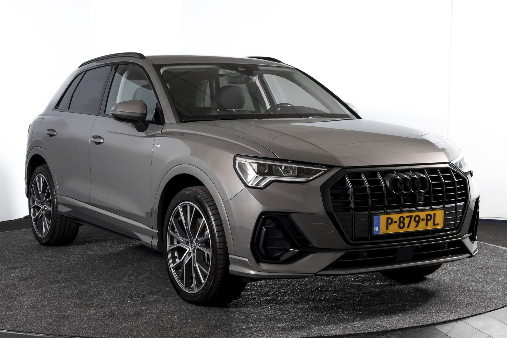 Audi - Q3