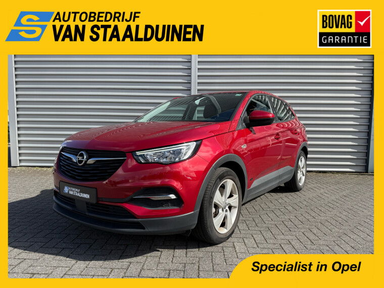 Foto van Opel Grandland X 1.6 Turbo Hybrid Business Edition