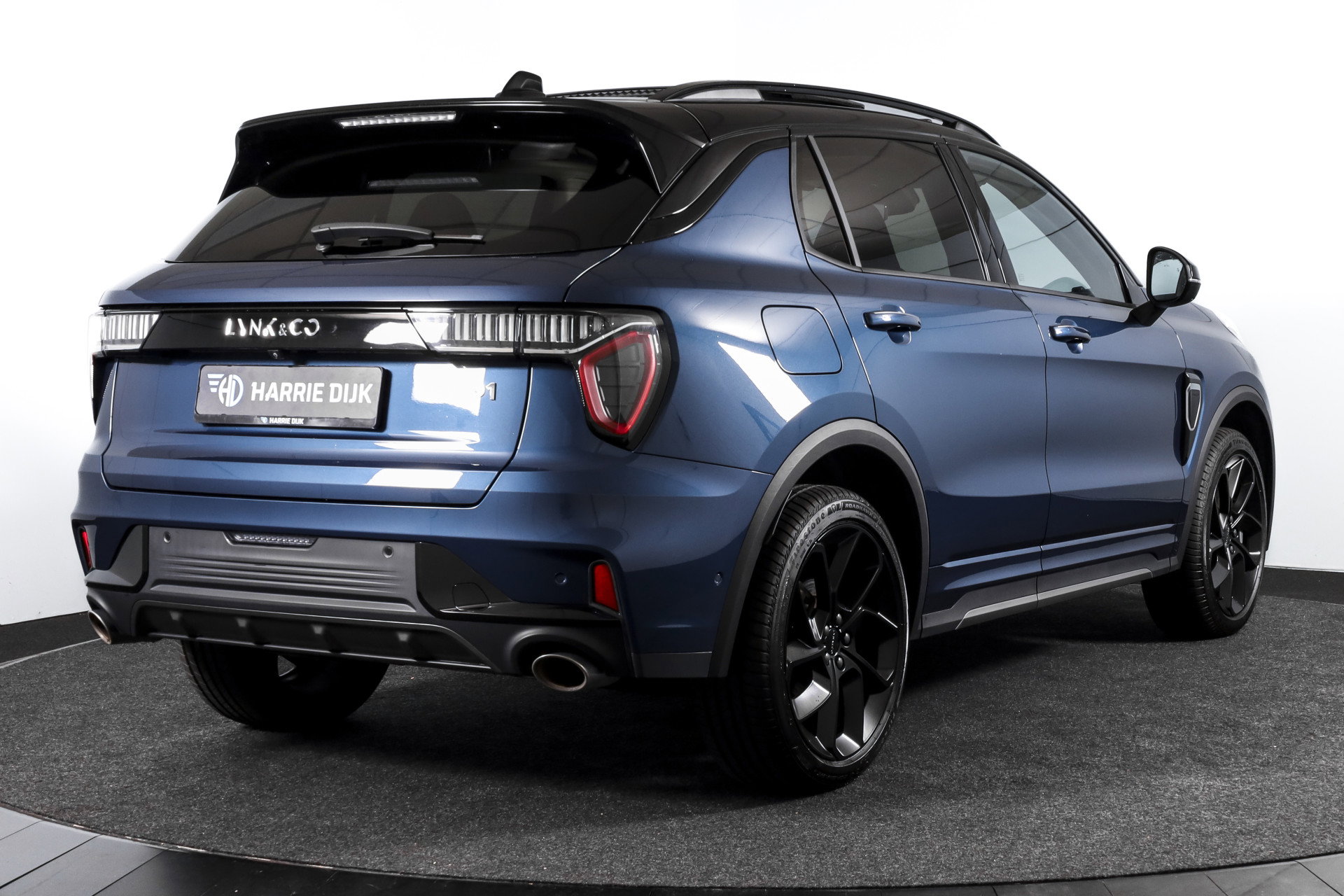 Lynk & Co - 01
