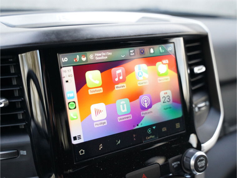 Apple carplay
