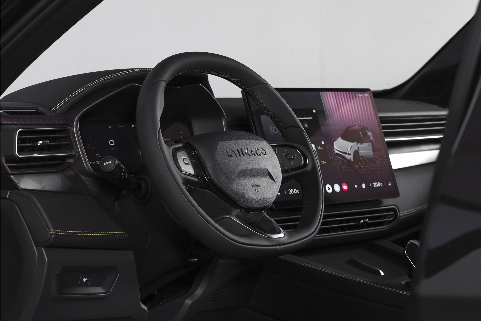 Lynk & Co - 01