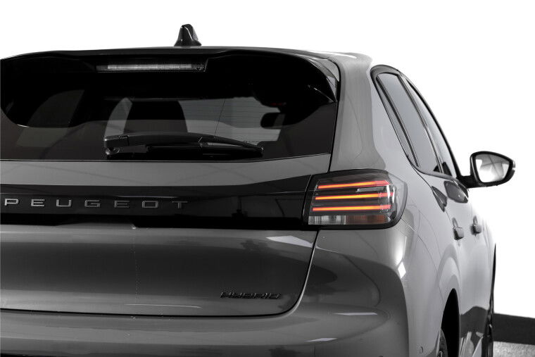 Peugeot - 208