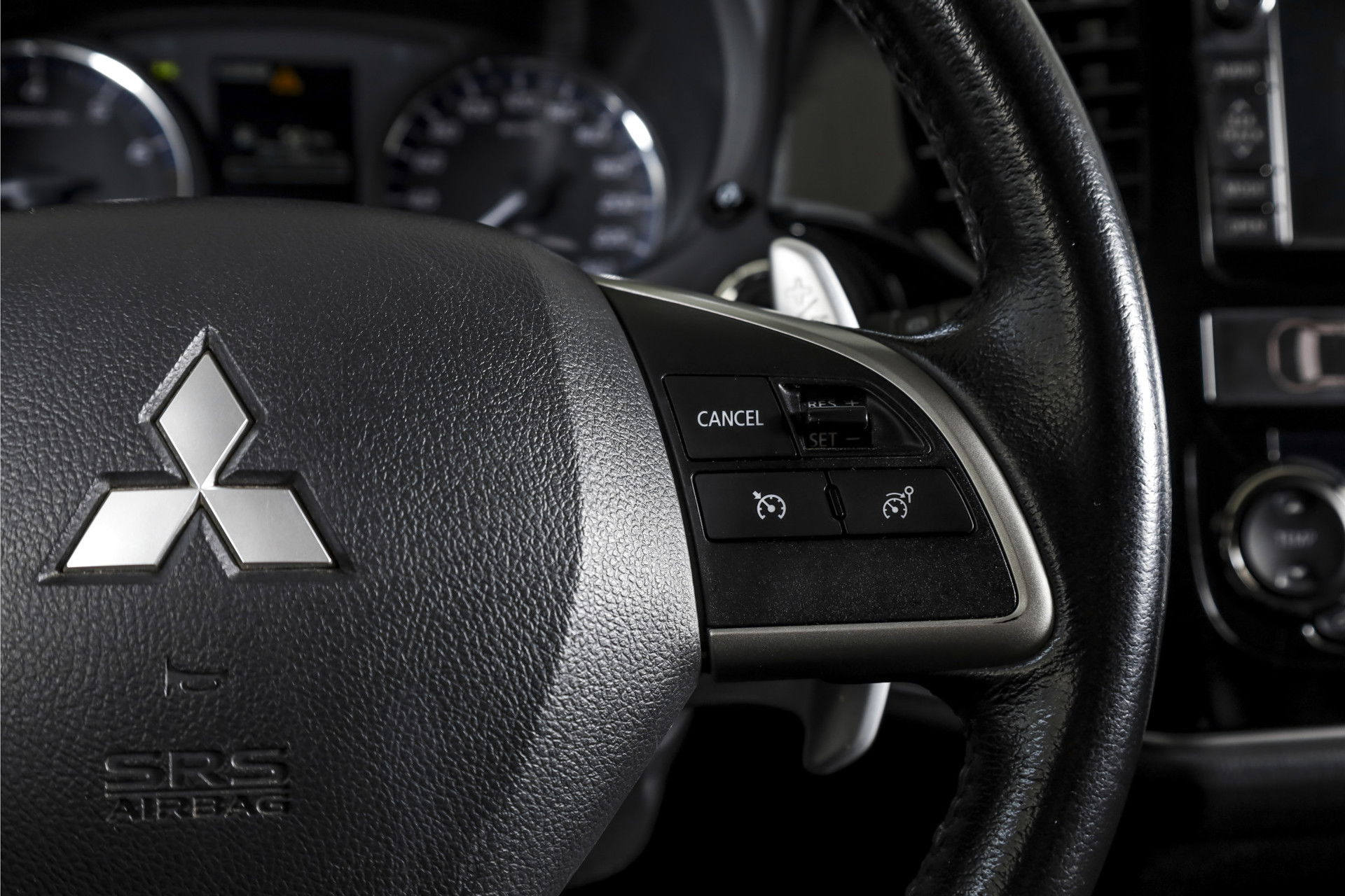 Mitsubishi - Outlander