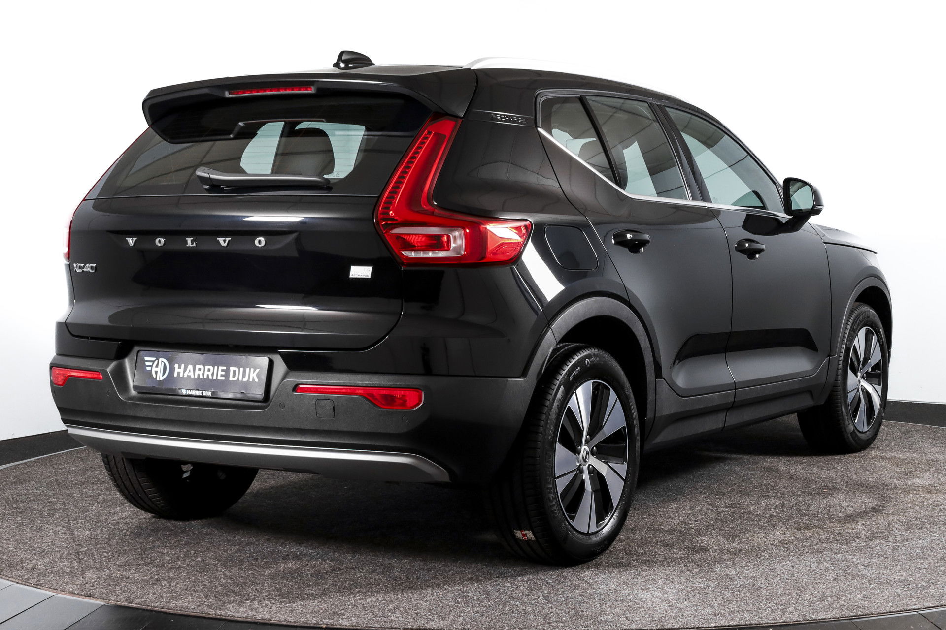 Volvo - XC40