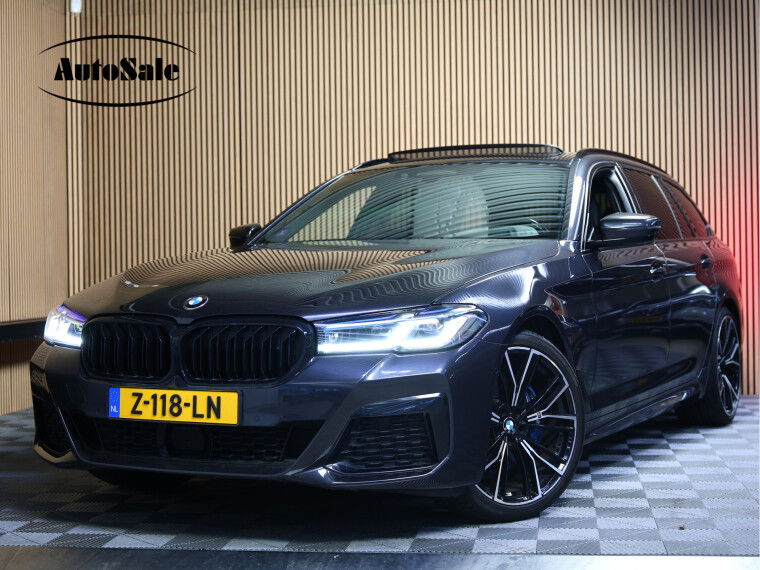Foto van BMW 5 Serie Touring 530i xDrive M-Sport PANO HUD ACC CAM AMBIENT TRKH '21