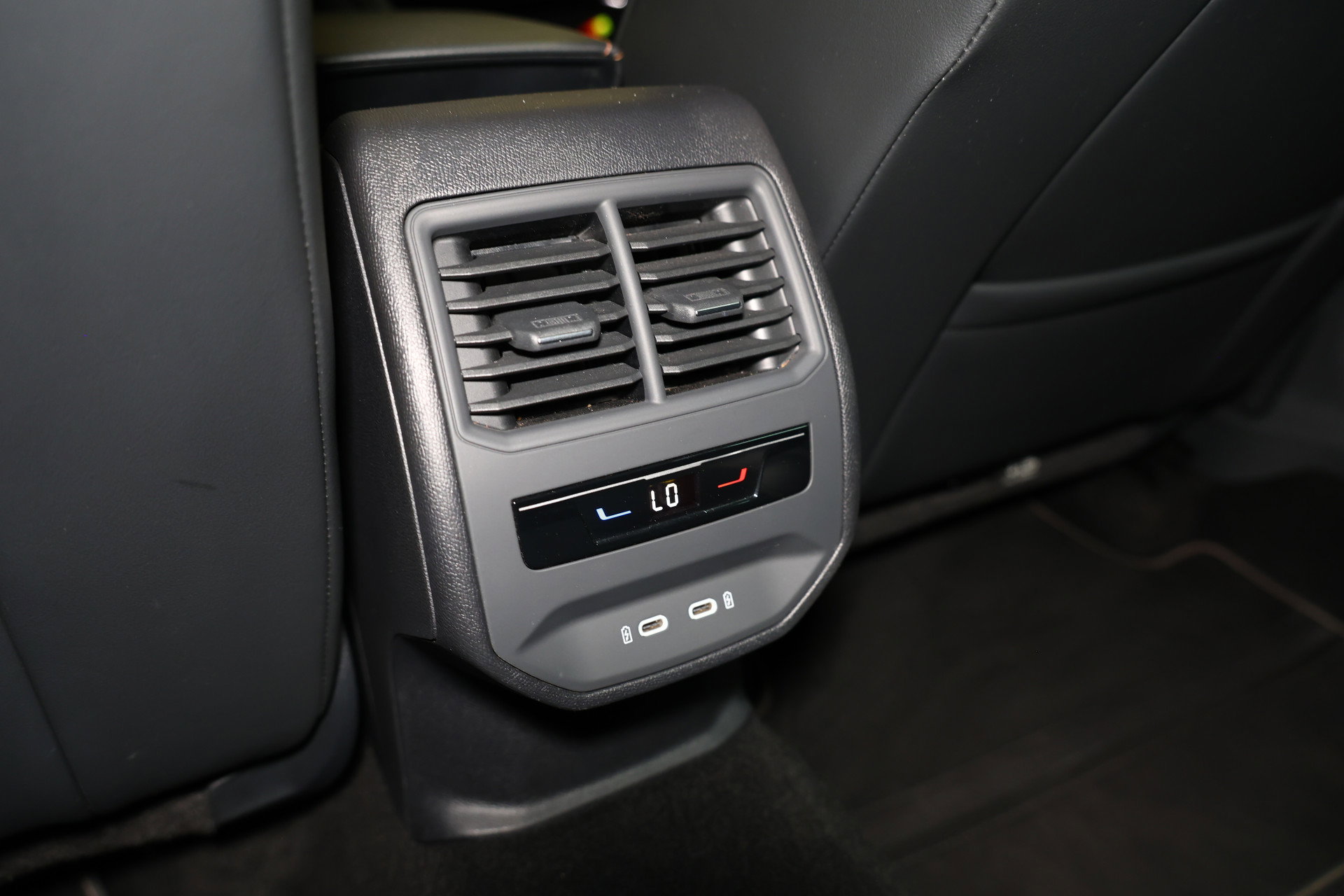 CUPRA 1.4 e-Hybrid Adrenaline AVM CARPLAY NAVI PANO MEMORY VIRTUAL CAMERA SFEER "23 - foto 34
