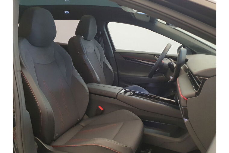 Volkswagen ID.7 Tourer GTX 86 kWh 4Motion Wegklapbare trekhaak, Panoramadak