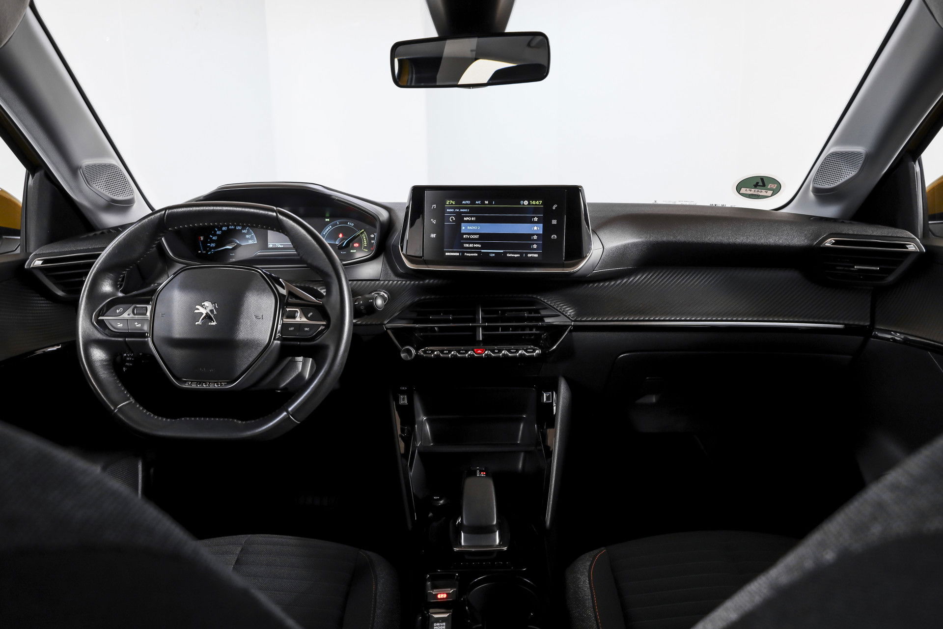 Peugeot - e-208