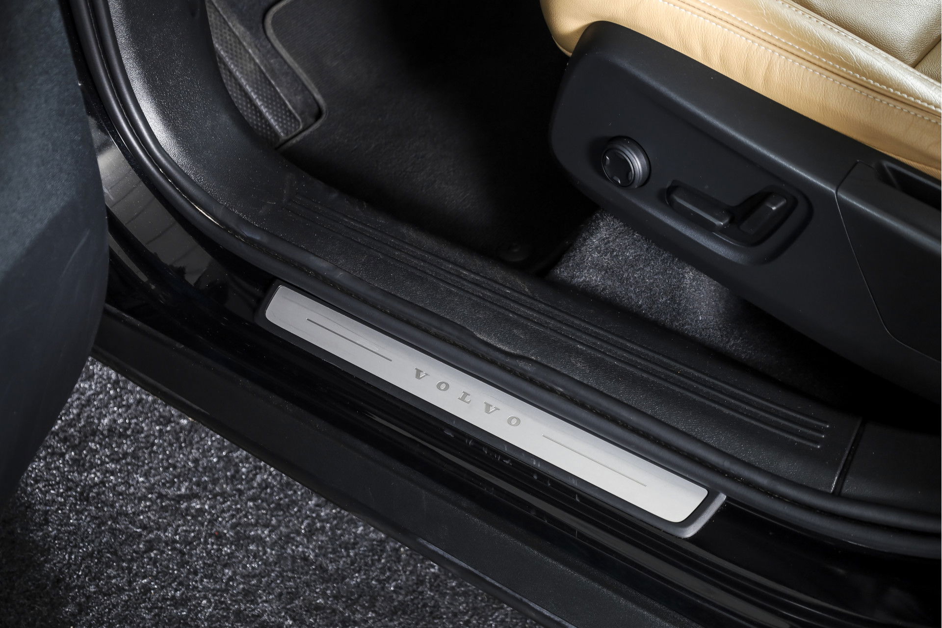 Volvo - XC40
