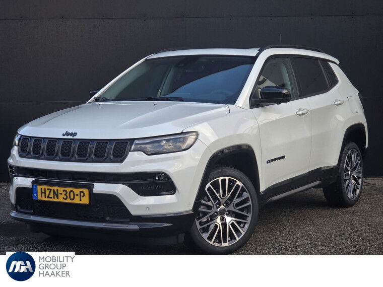 Foto van Jeep Compass 4xe 240 Plug-in Hybrid Electric Summit