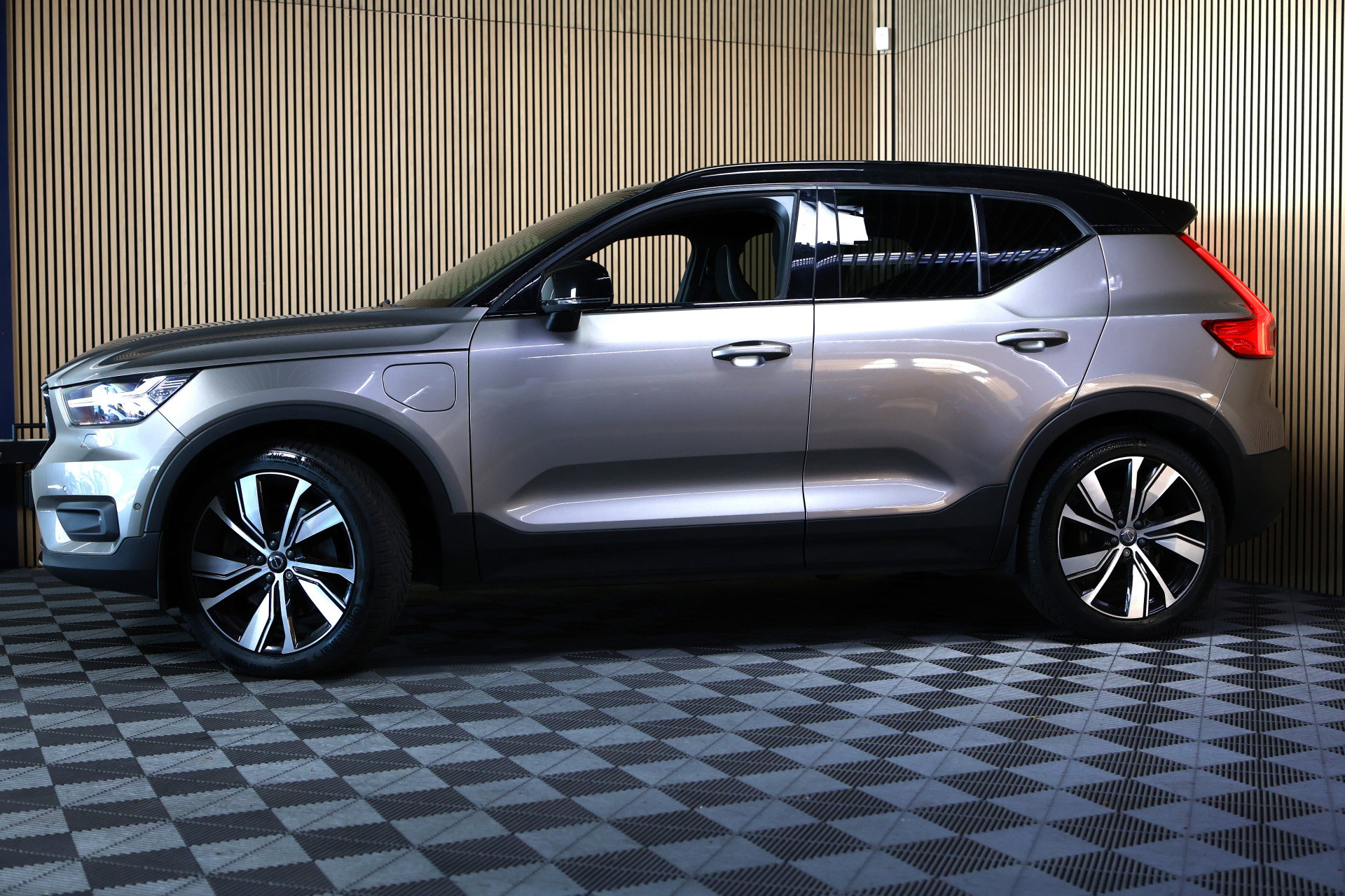 Volvo 1.5 T5 Recharge R-Design AVM H&K CARPLAY MEMORY NAVI CLIMA ACC CAMERA STOELVW '22 - foto 4