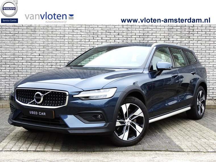 Foto van Volvo V60 Cross Country 2.0 B5 AWD Pro | leder | 250pk |