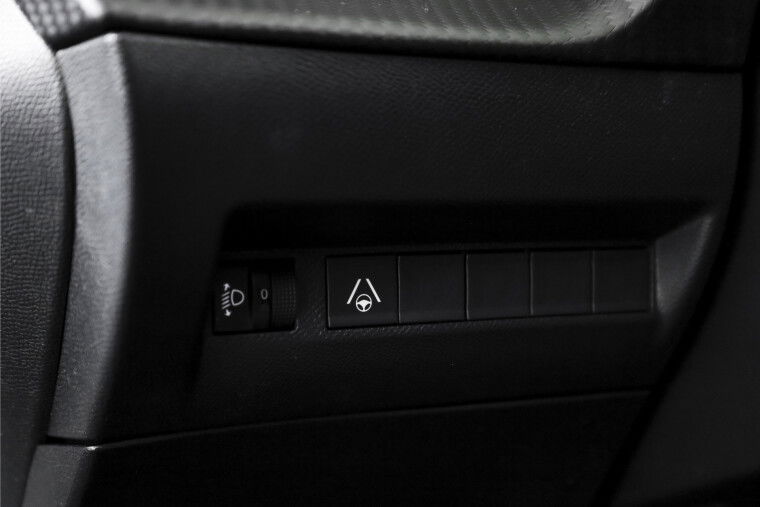 Peugeot - 208