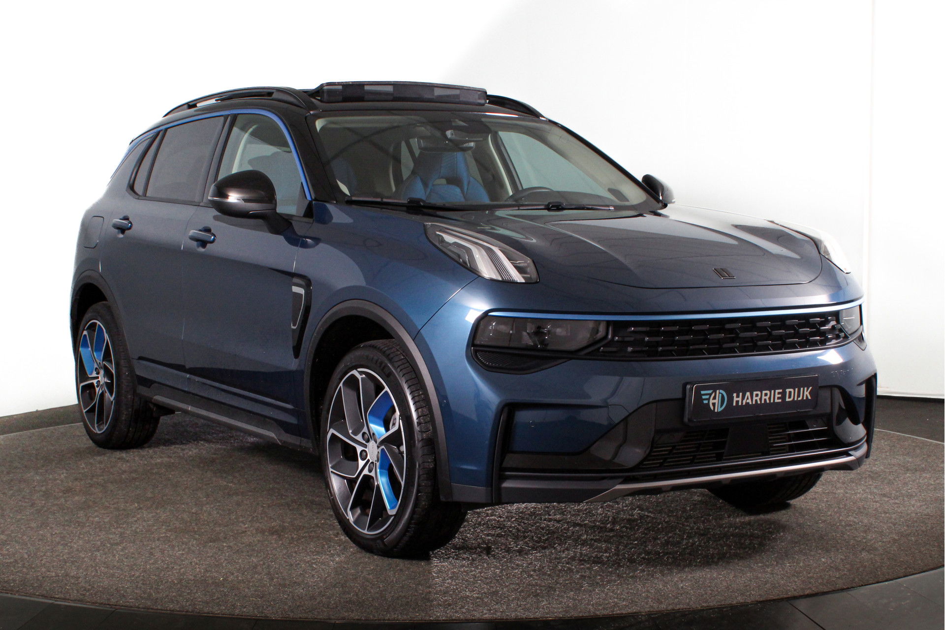 Lynk & Co - 01