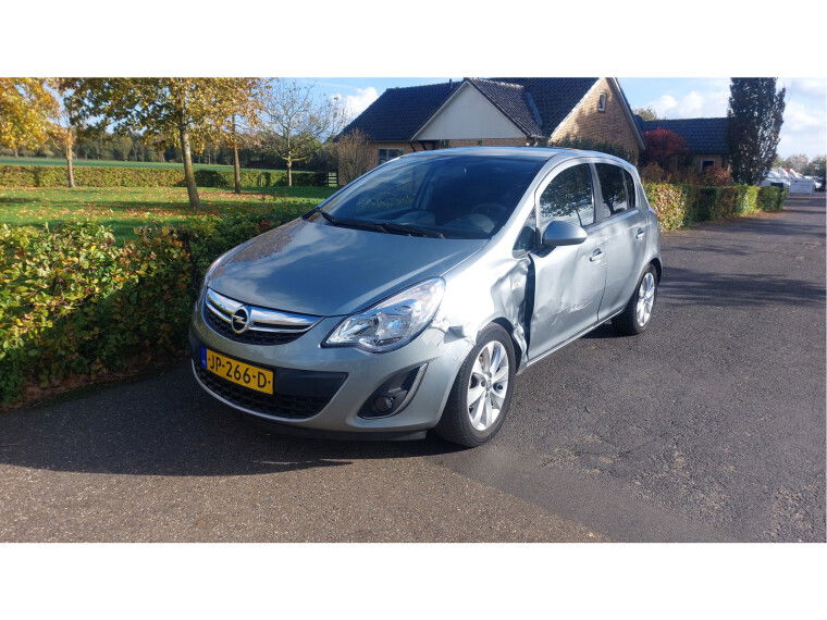 Foto van Opel Corsa 1.4-16V Anniversary Edition