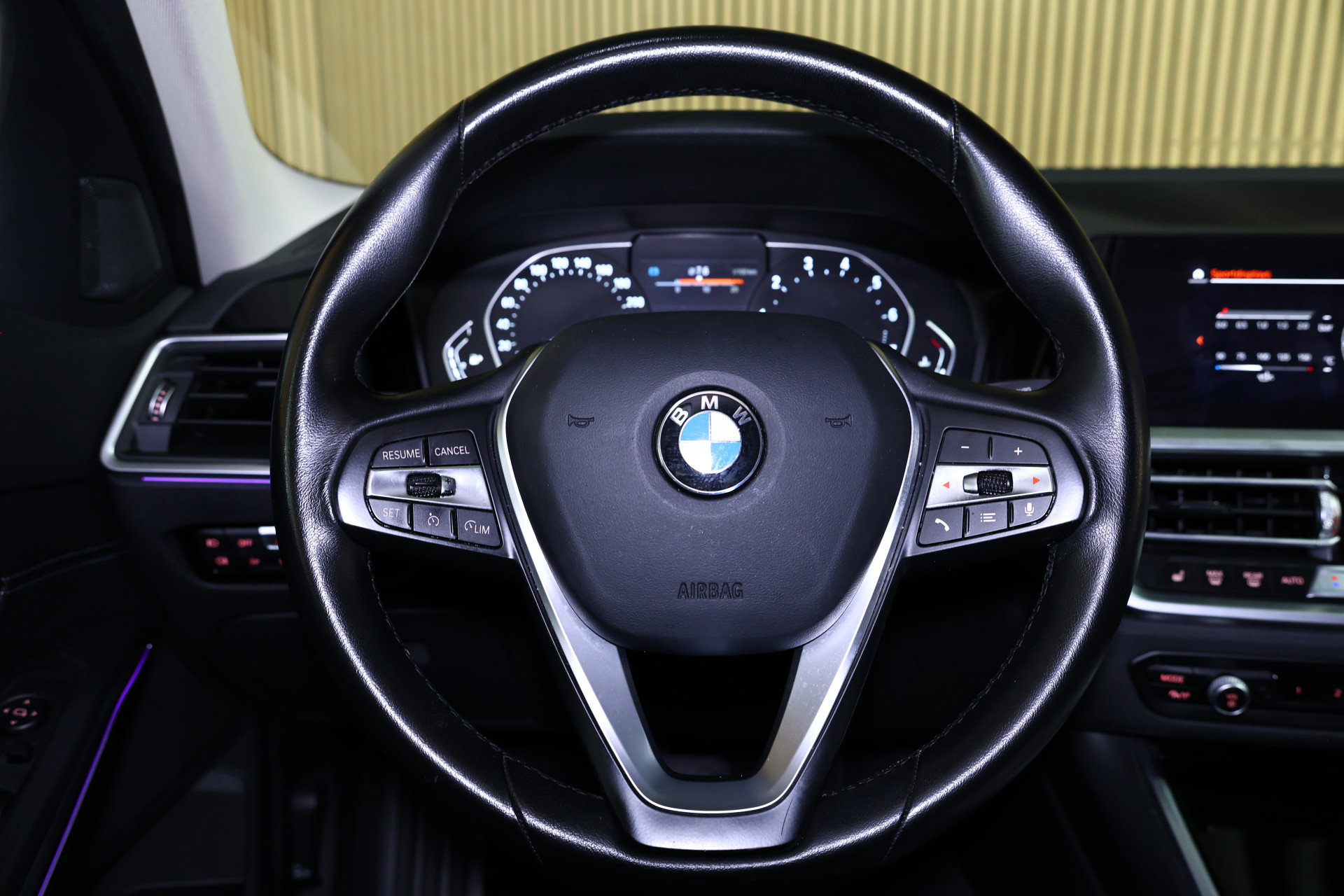BMW 318i Business M SPORT Edition AVM SPORTLEDER NAVI CARPLAY VIRTUAL '21 - foto 37