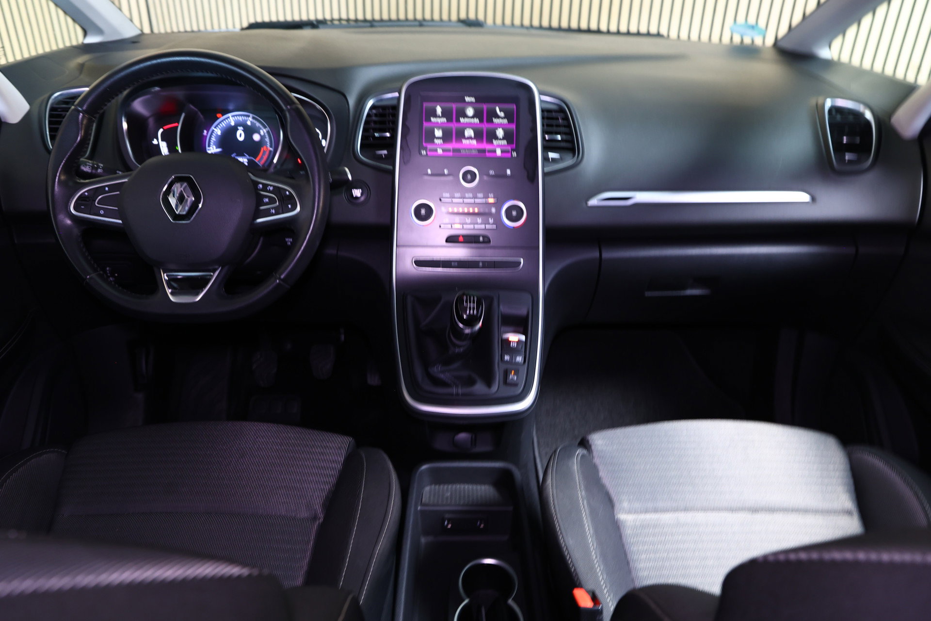 Renault 1.2 TCe Intens AVM LED NAVI CRUISE CLIMA KEYLESS PDC BT THAAK "17 - foto 29