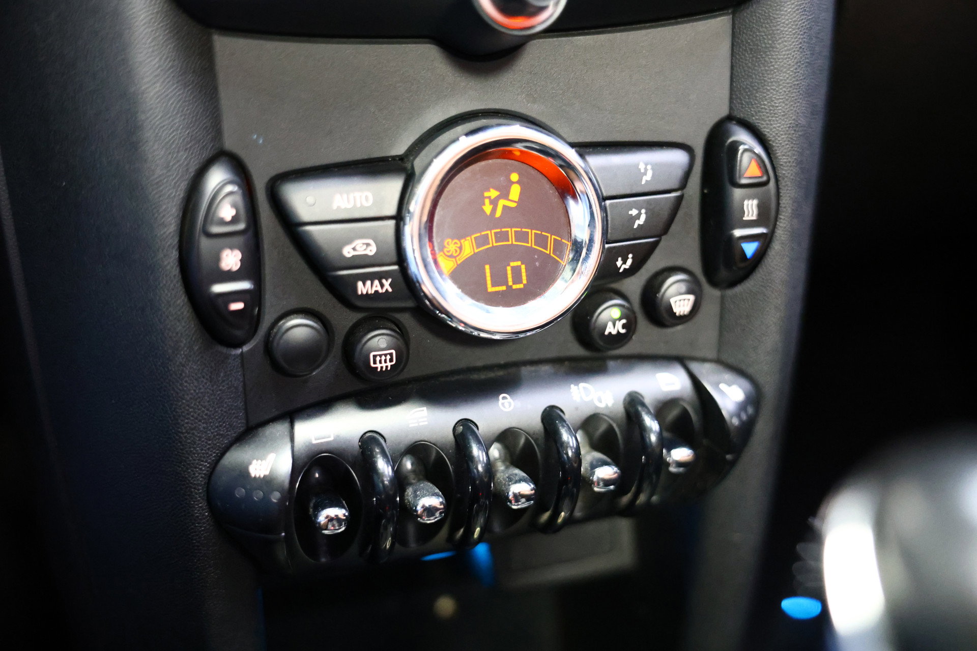 MINI 1.6 AUTOMAAT Chili LEDER NAVI BT STOELVW PDC '15 - foto 19