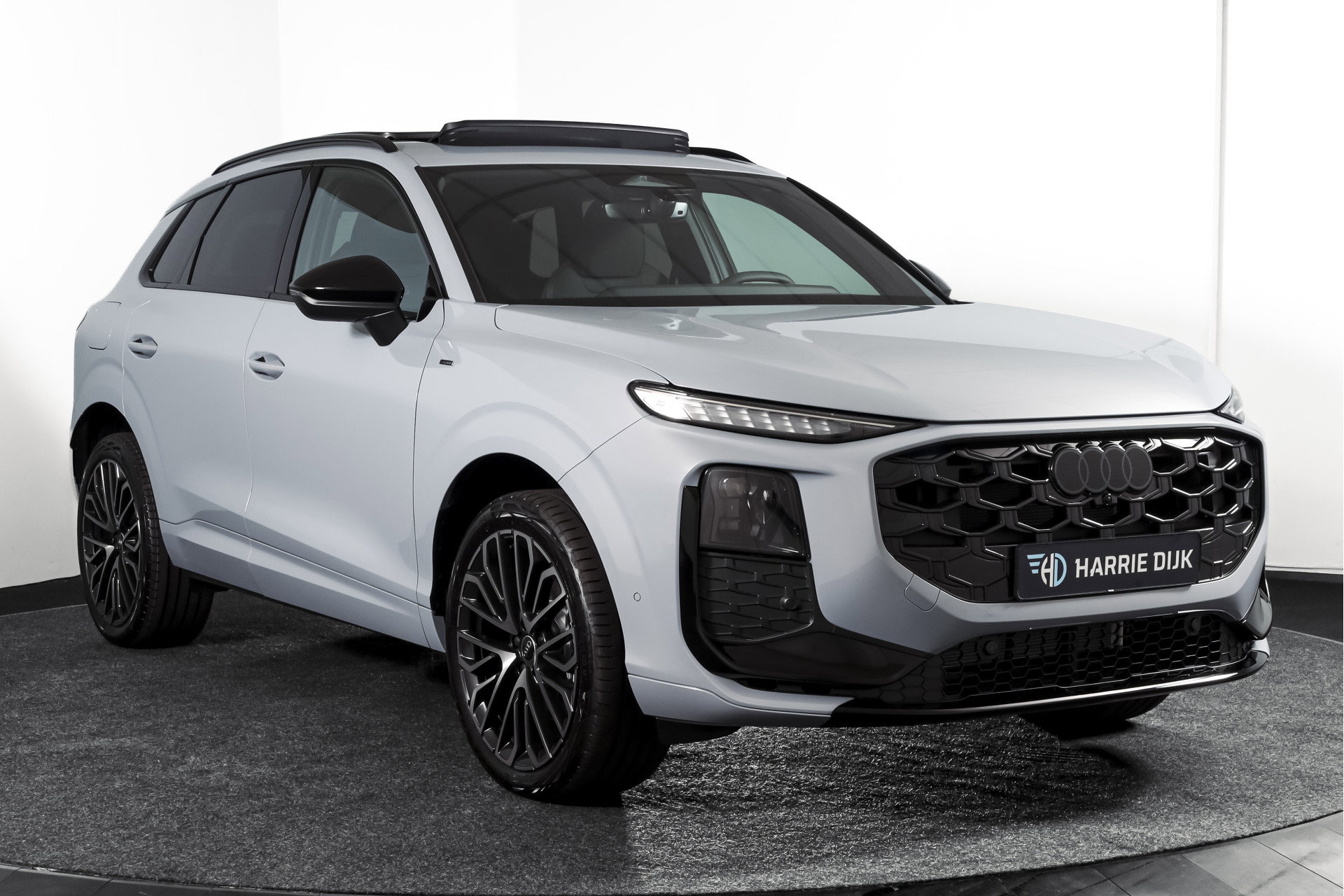 Audi - Q3