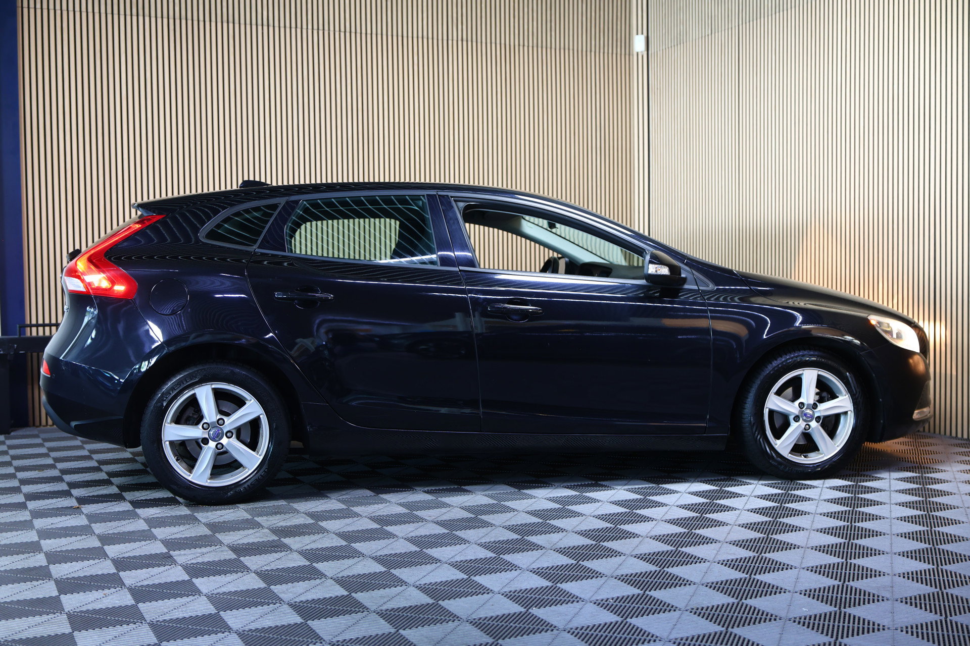 Volvo 1.6 D2 Momentum V40 !cruise Airco PDC '12 - foto 6