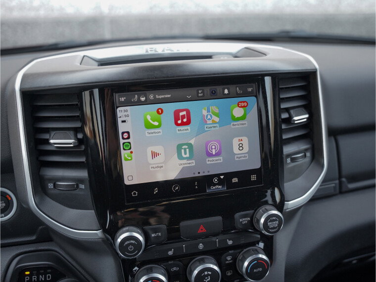Apple carplay