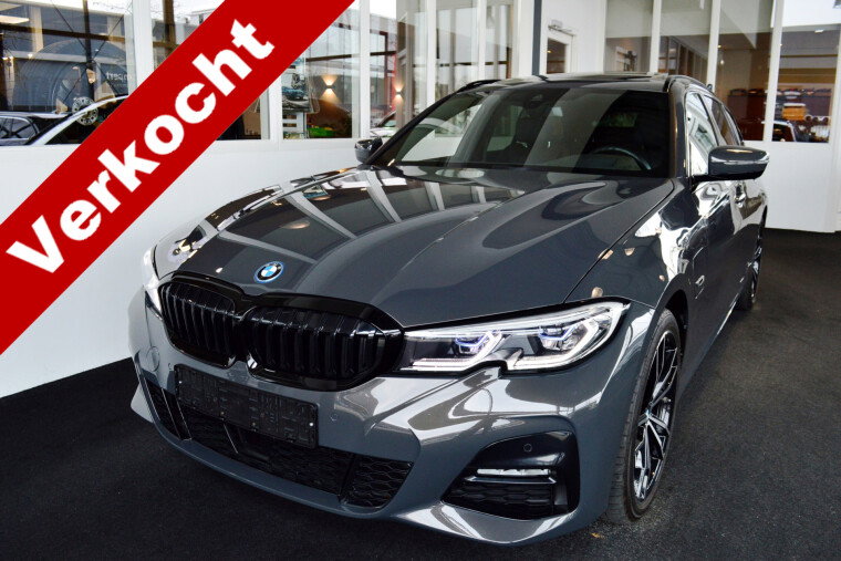 Foto van BMW 3 Serie Touring 330e Hybride M-Sportedition | Dravitgrau !