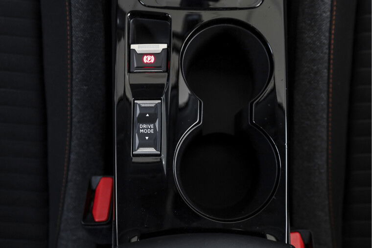 Peugeot - e-208