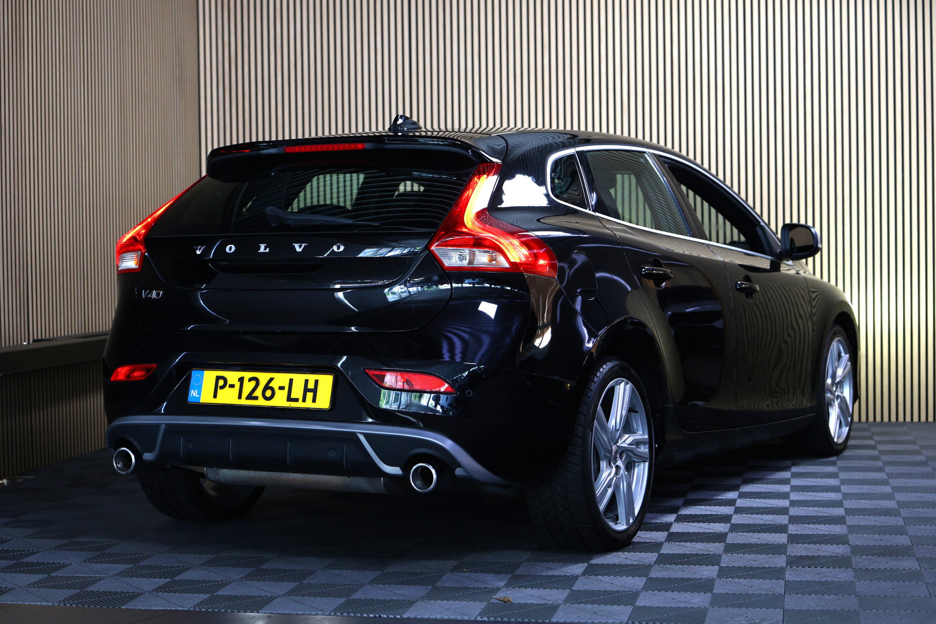 Volvo 2.0 T5 R-Design AVM NAVI CLIMA CRUISE PDC STOELVERWARMING "18 - foto 3