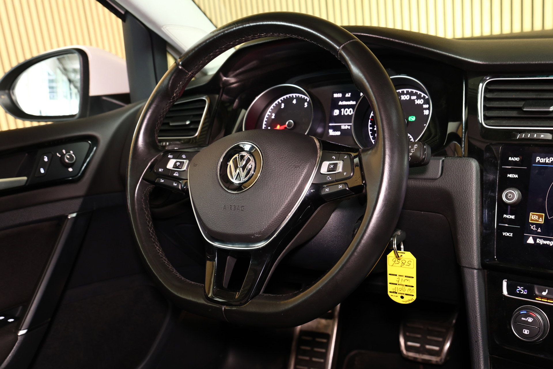 Volkswagen Variant 1.4 TSI Highline AUTOMAAT PANORAMADAK NAVI CARPLAY STOELVW "17 - foto 23