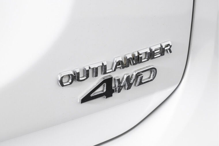 Mitsubishi - Outlander