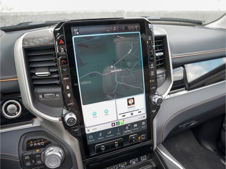 Apple carplay