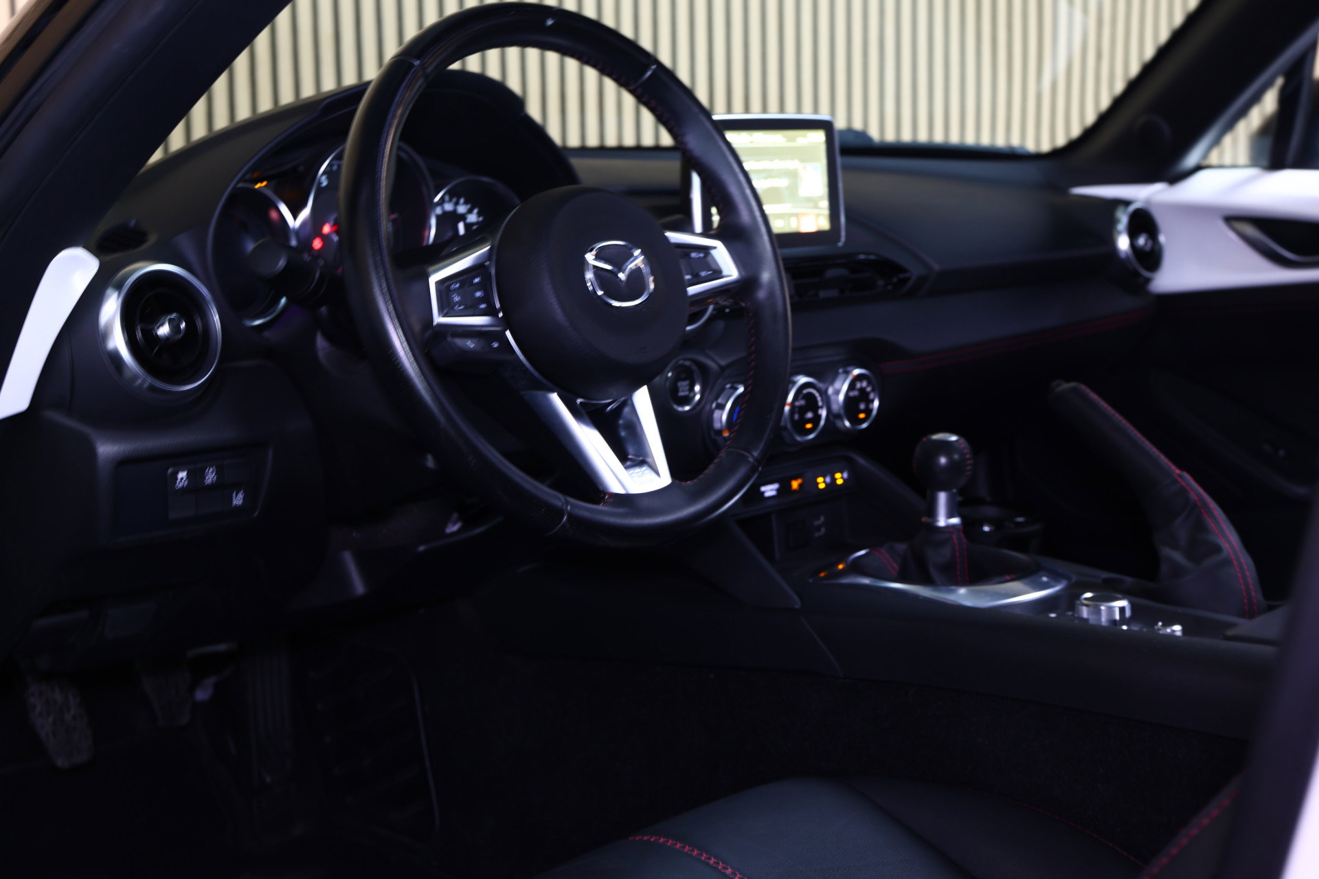 Mazda 1.5 SkyActiv-G 131 GT-M BOSE LEDER NAVI KEYLESS CRUISE BT "16 - foto 32