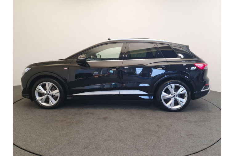 Audi Q4 e-tron 40 S-Line 77 kWh Panorama dak, ACC, Wegklapbare trekhaak