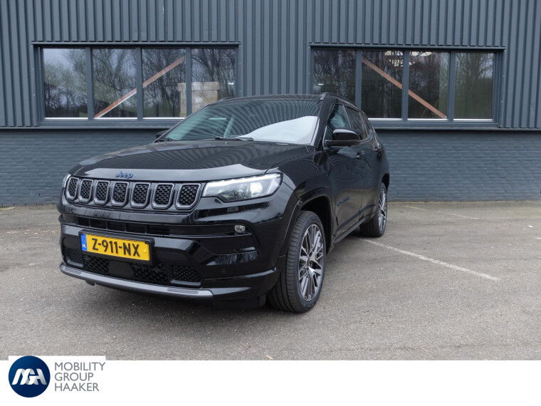 Foto van Jeep Compass 4xe 240 Plug-in Hybrid Electric S