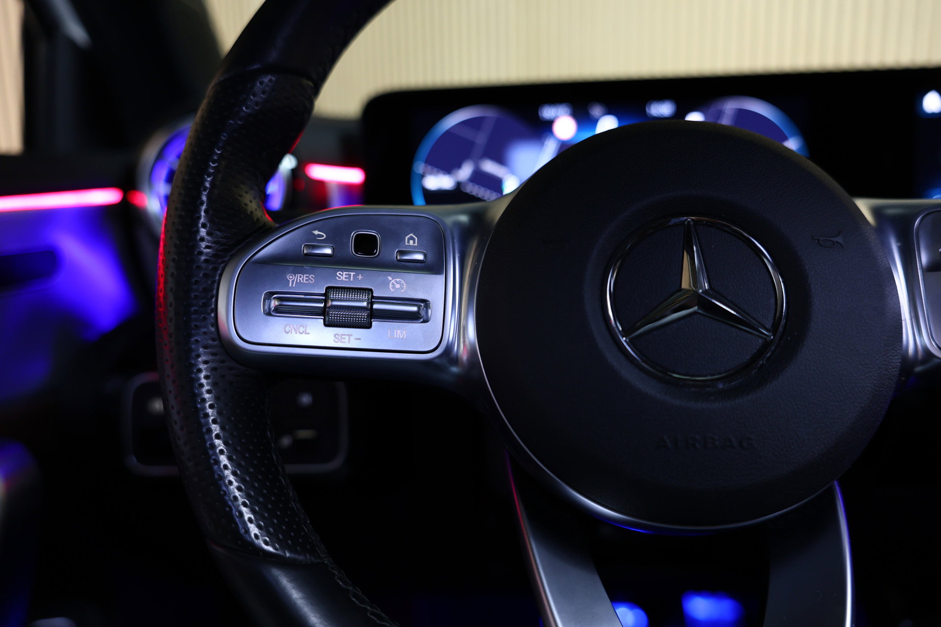 Mercedes-Benz 250e AMG AMBIENTE PANODAK NAVI AUTOM CRUISE PDC CAM SFEER '20 - foto 19