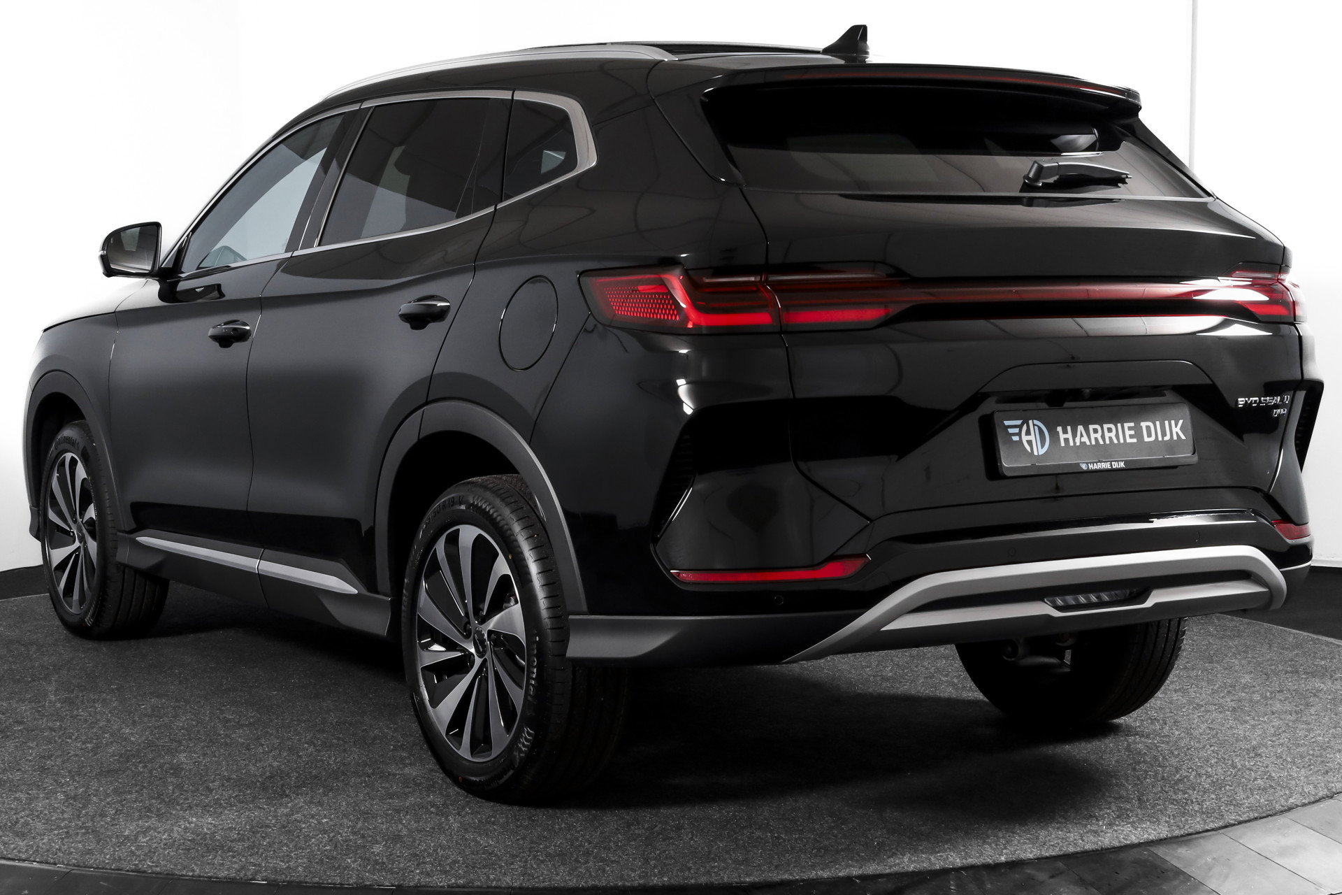 BYD - SEAL U