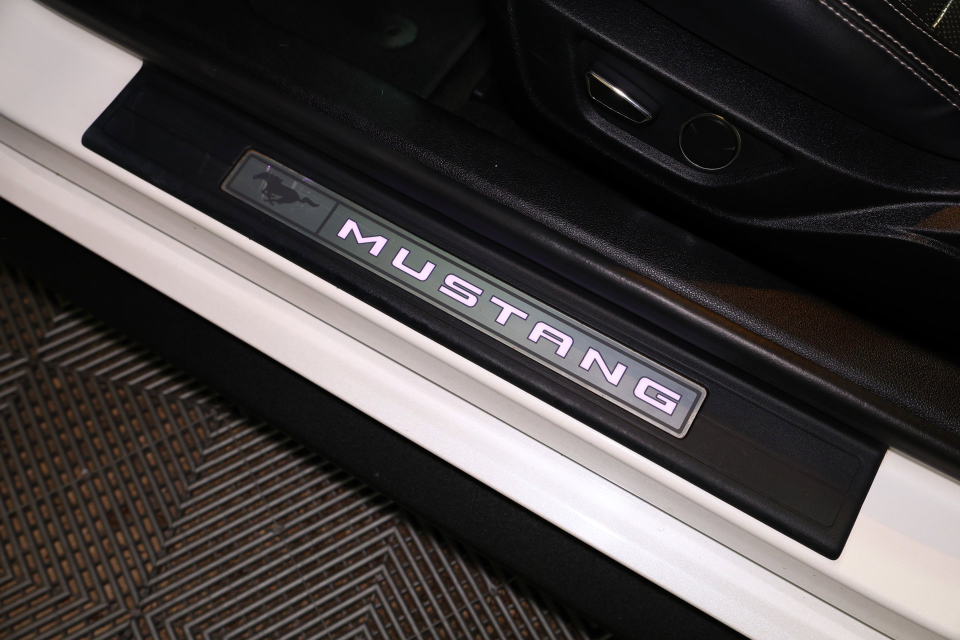 Ford Convertible 2.3 EcoBoost AVM NAVI CLIMA CAMERA KEYLSS PDC CRUISE LEDER SUBWH "19 - foto 12