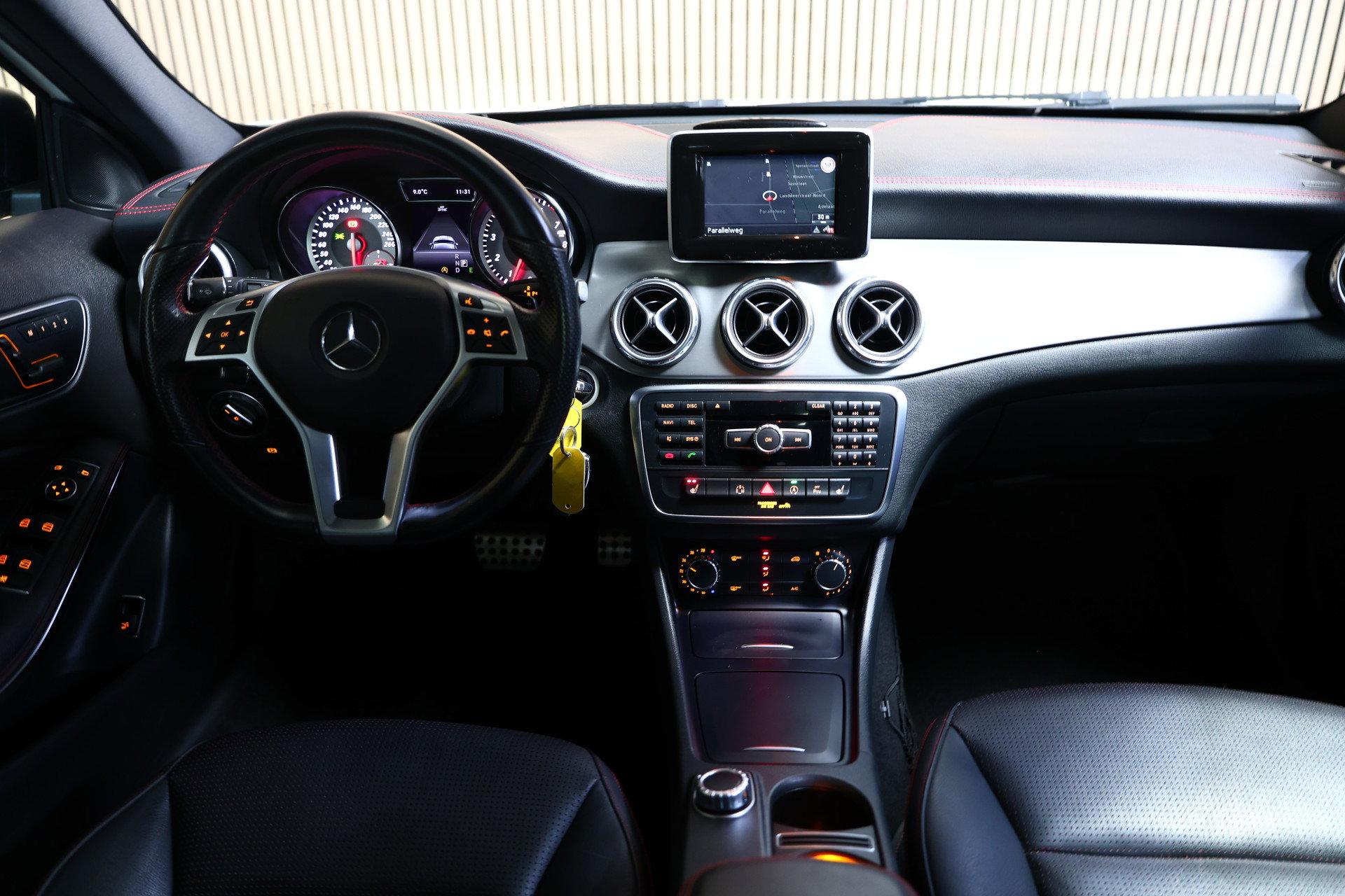 Mercedes-Benz GLA 250 AUTOM 63000km AMG PANODAK LED AFN-TRHAK "15 - foto 2