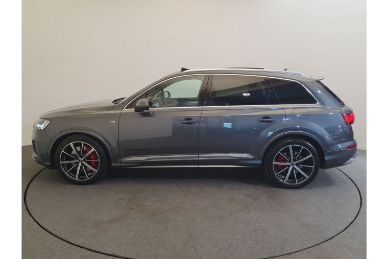 Audi Q7 55 eTFSI quattro S-Line Panoramadak, Luchtvering, Wegklapbare trekhaak