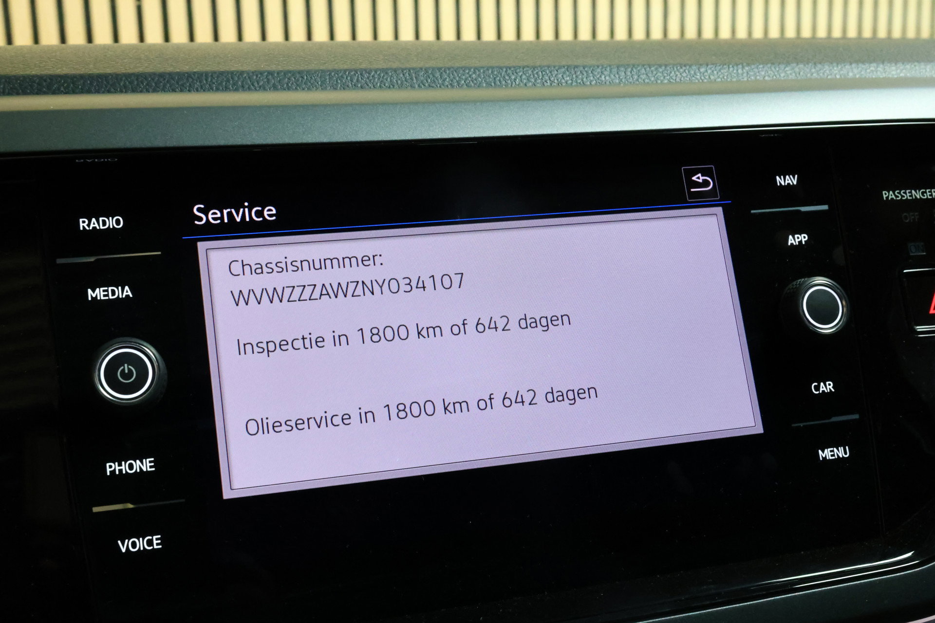 Volkswagen 1.0 TSI R-Line Business AVM DSG NAVI CARPLAY PANO STOELVW '22 - foto 26