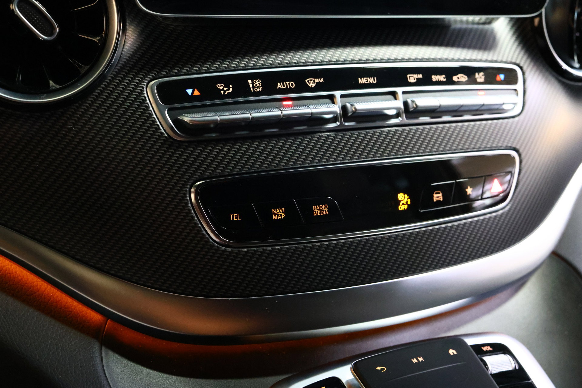 Mercedes-Benz 300d L2 Exclusive AMG Line AVM MEMORY BURMEISTER NAVI CLIMA 360CAM "24 - foto 36