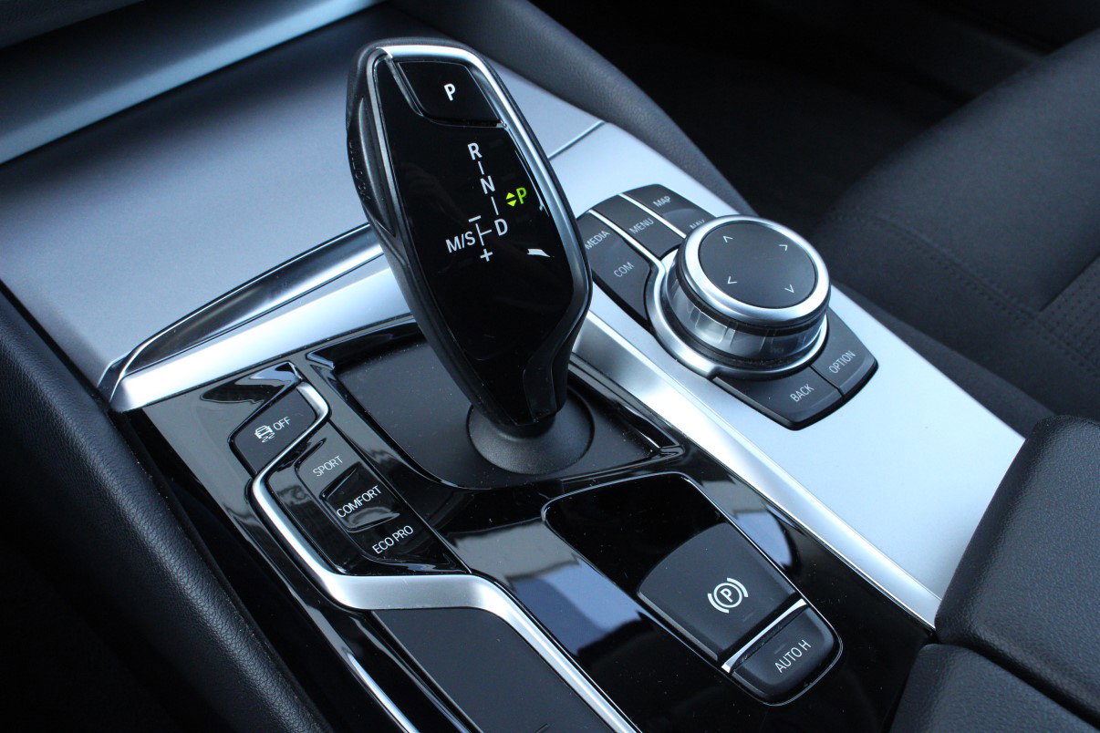 BMW Touring 520i Executive NAVI AVM LED STOELVW CAMERA LED '18 - foto 23
