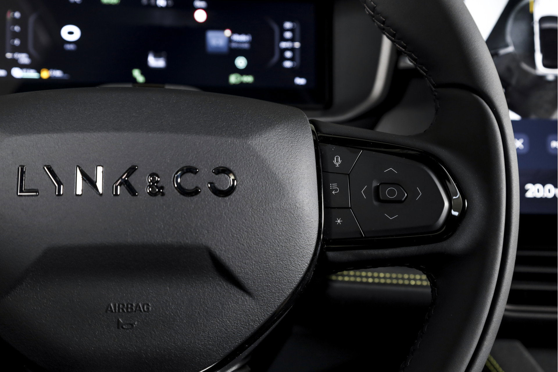 Lynk & Co - 01