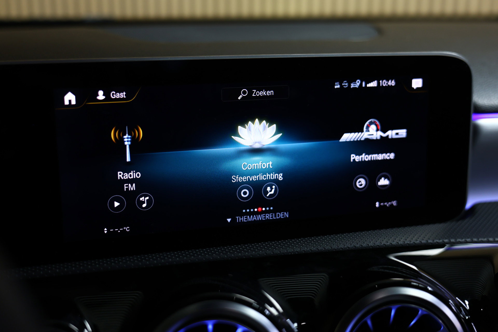 Mercedes-Benz AMG 35 4MATIC PANO NAVI CAMERA VIRTUAL CRUISE CLIMA SFEER STOELVW BT '19 - foto 32