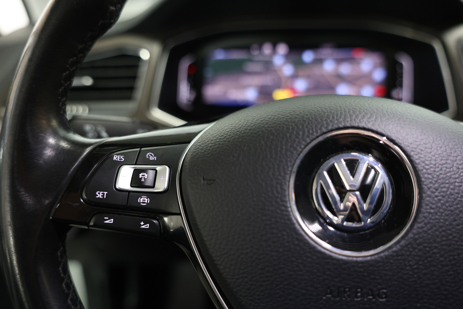 Volkswagen 1.0 TSI R-Line CLIMA VIRTUAL PDC CARPLAY CAMERA PANO LANE+FRONT Ass. '19 - foto 12