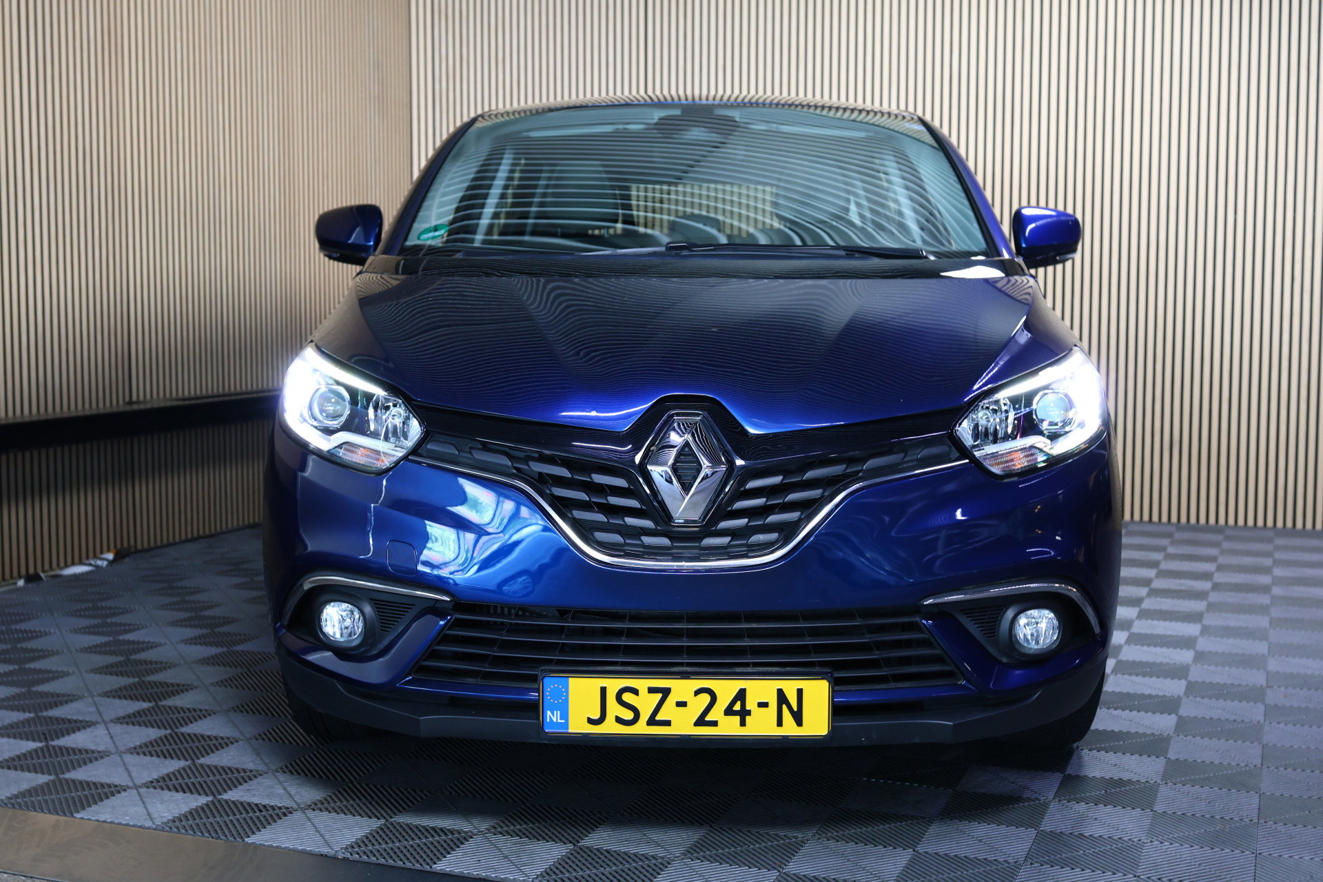 Renault 1.2 TCe Intens AVM LED NAVI CRUISE CLIMA KEYLESS PDC BT THAAK "17 - foto 5